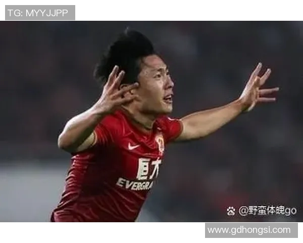 高峰：从中国足球的璀璨明星到历史上的传奇人物